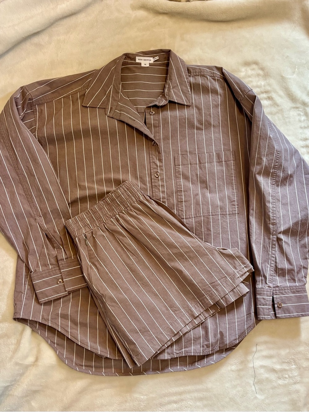 NWOT Good American Putty striped Poplin Matching Set - shirt & shorts
XL $88